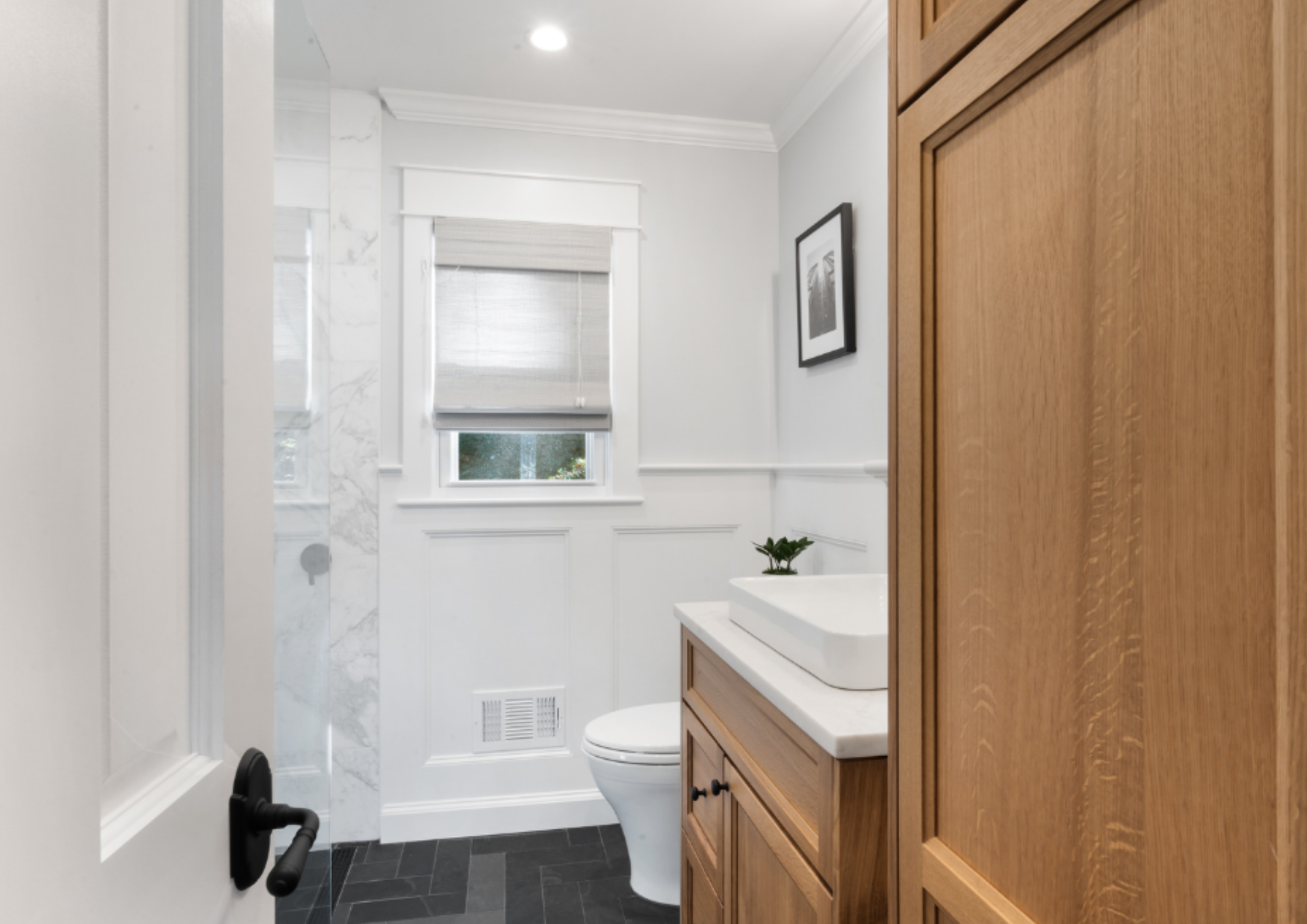 Best Bathroom Layouts for Small Spaces (3)